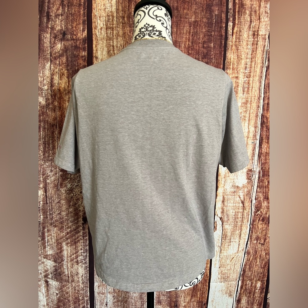 Columbia | Women’s Gray Short Sleeve Tee with Graphic Design - Picture 4 of 8